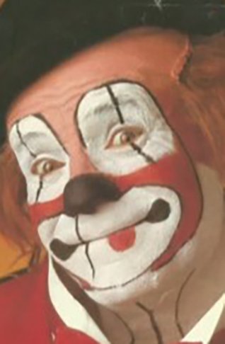 Picolino - Roger Avanzi (1922-2018) - Filho do fundador do Circo Nerino, seguiu o exemplo do pai (Palhaço Picolino) e criou um personagem homônimo. Também era acrobata e equilibrista. Atuou no Circo Bambalalão. Foi um dos fundadores do Centro de Memória do Circo. 