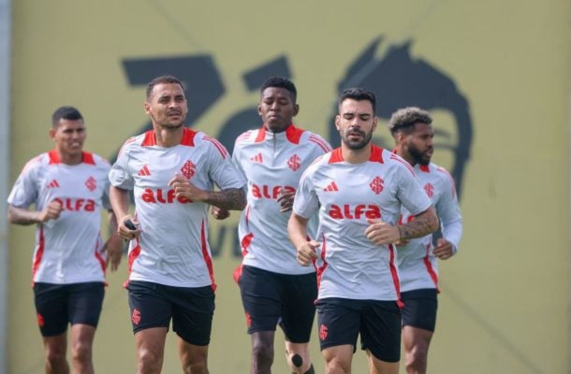 Inter comprova indício do uso de time reserva com preservação de trio titular