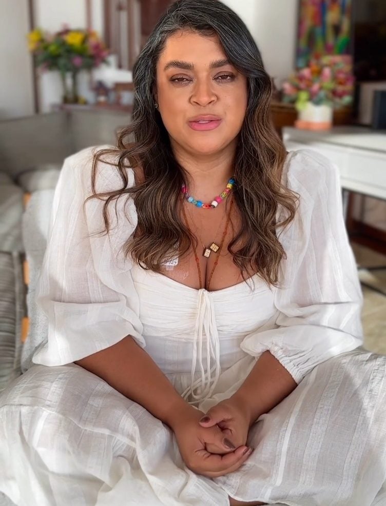 A cantora descobriu o câncer de intestino em 16/1/2023. Na ocasião, ela postou um vídeo dizendo ter fé na recuperação: "Eu tô muito confiante de que vou sair dessa vitoriosa. Tenho muita fé em Deus, nos meus Orixás, nas minhas Santas e na vida".
