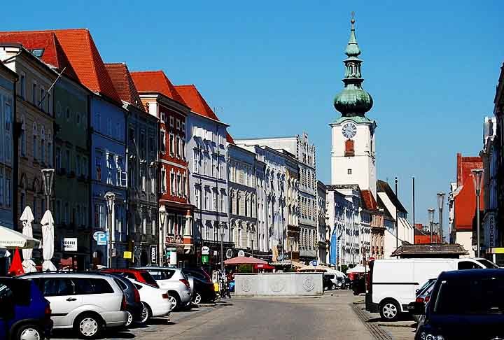 Wels - Localizada no estado da Alta Áustria e situada às margens do rio Traun, Wels é a segunda maior da região, após Linz.