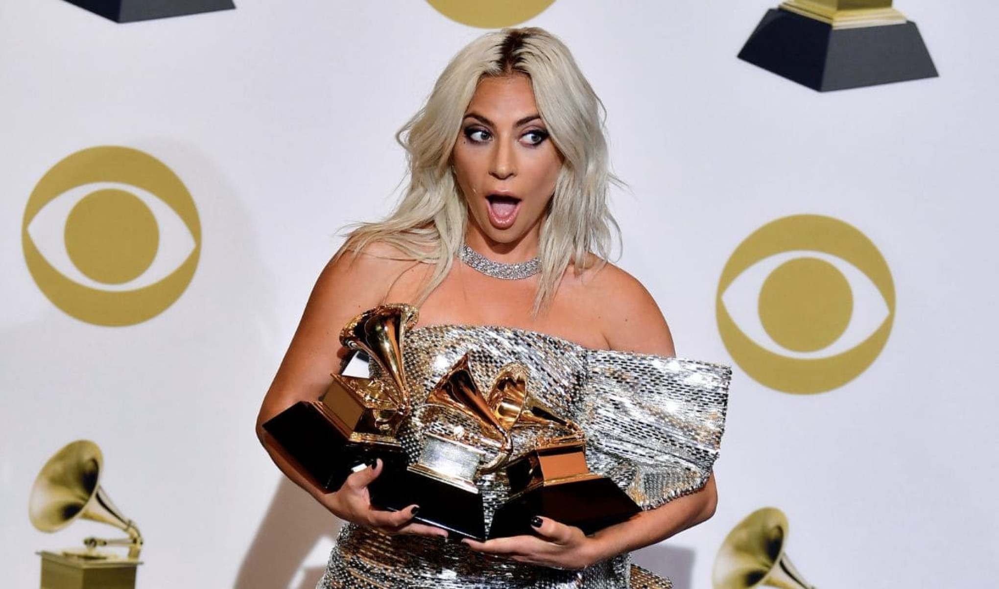 Ela foi a primeira mulher a ganhar Oscar, Grammy, BAFTA e Globo de Ouro no mesmo ano, em 2019
-AFP