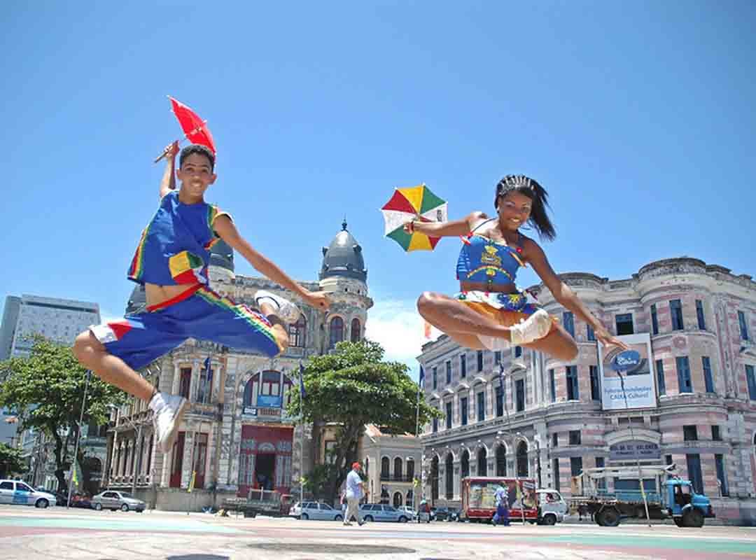 O tipo mais comum de frevo não é cantado, mas sim executado por instrumentos de sopro e de percussão. Os instrumentos musicais mais utilizados são o trombone, o trompete, o saxofone e a tuba.