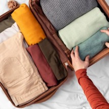 O que levar na mala para viagem de fim de semana: checklist para não errar - Freepik