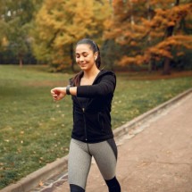Os benefícios de caminhar diariamente: saiba como criar o hábito - Freepik