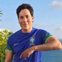 EXCLUSIVO: Christian Chávez gera polêmica ao evitar fãs em ensaio técnico da Grande Rio - Tupi - Pablo Oliveira