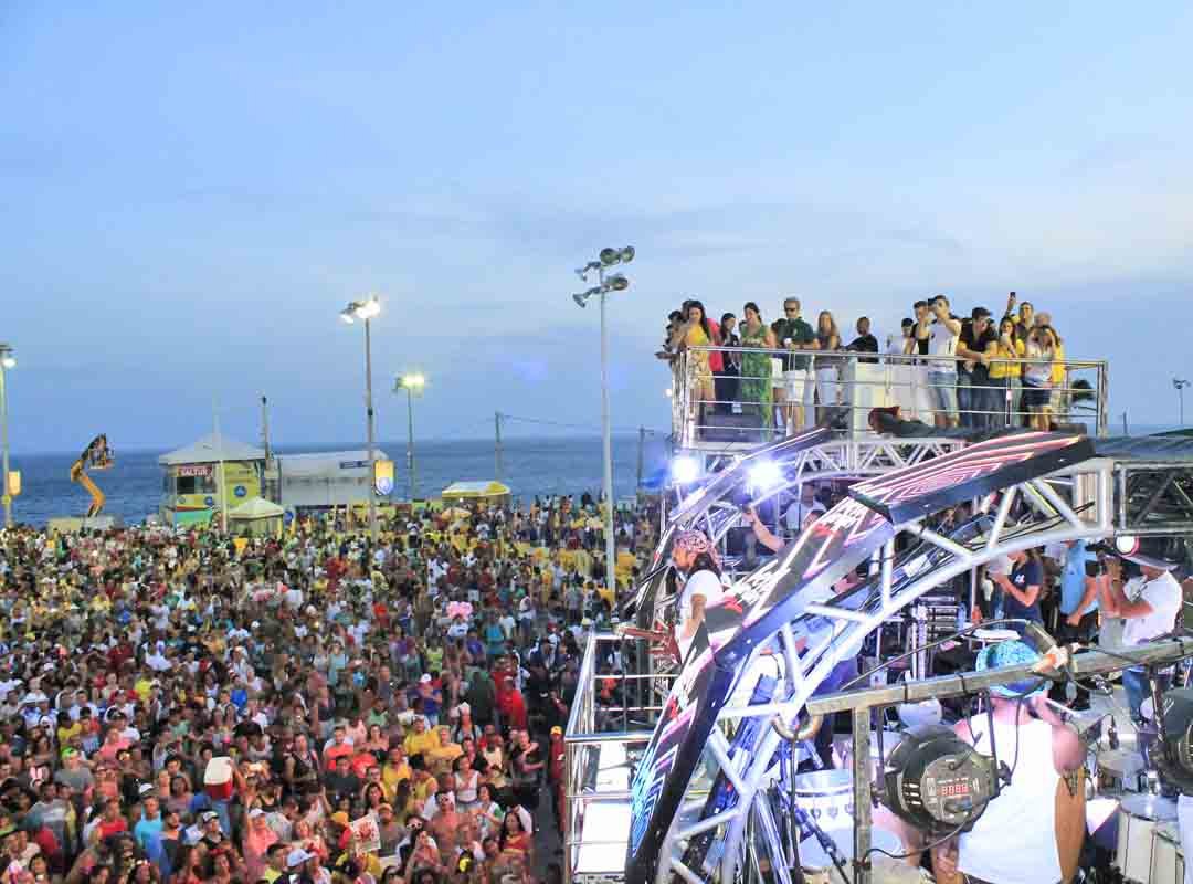 Nas décadas seguintes, o frevo elétrico voltou a ocupar uma posição de destaque nos trabalhos de bandas soteropolitanas como BaianaSystem e Retrofoguetes, com seu projeto paralelo Retrofolia.