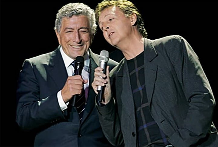Tony também cantou com Paul McCartney (foto), a rainha do Soul Aretha Franklin, o astro country Willie Nelson e o vocalista da banda do U2, Bono, entre outros. Ele também produziu com artistas brasileiros, como Roberto Carlos, Ana Carolina e Maria Gadu. 