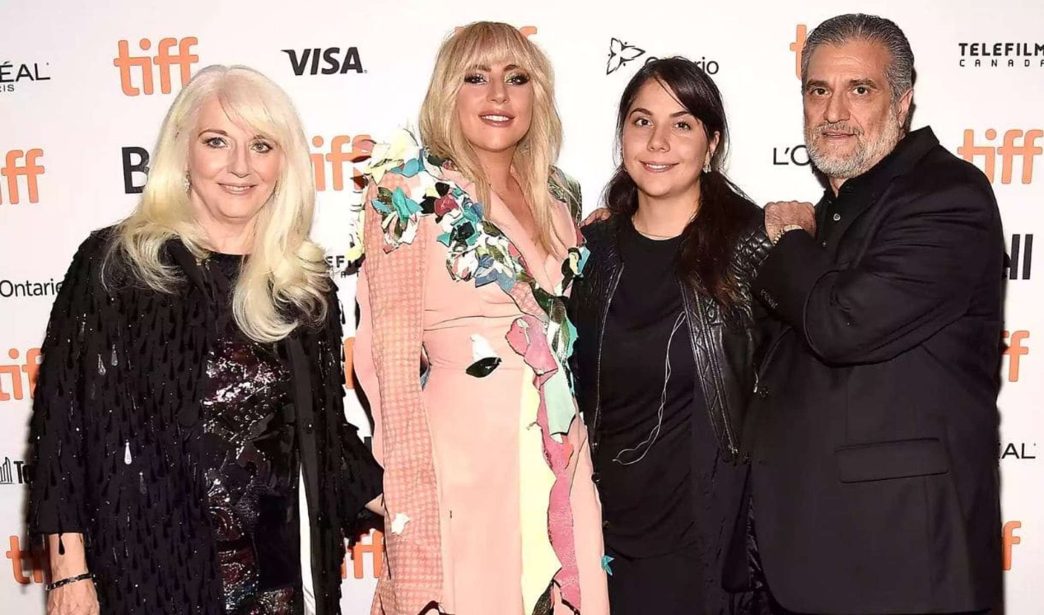 Ela é a filha mais velha de Joe Germanotta e Cynthia Germanotta e irmã da estilista Natali Veronica Germanotta
-Getty Images / People Magazine