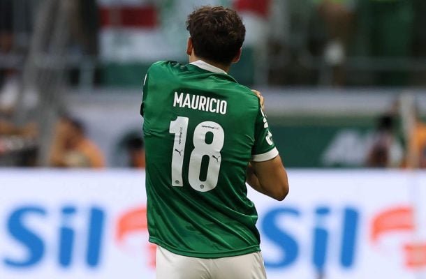 MAURÍCIO - Substituiu Vitor Roque aos 20 minutos do segundo tempo, mas não conseguiu ajudar o time a assumir o controle do meio de campo. NOTA 5,0 - Foto: Cesar Greco/Palmeiras