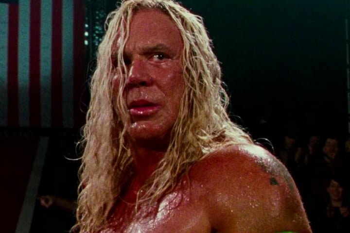 Depois disso, brilhou em "O Lutador" (2008) como Randy "The Ram" Robinson, um ex-lutador decadente que tenta reconstruir sua vida, num papel que refletia seu próprio percurso de redenção.