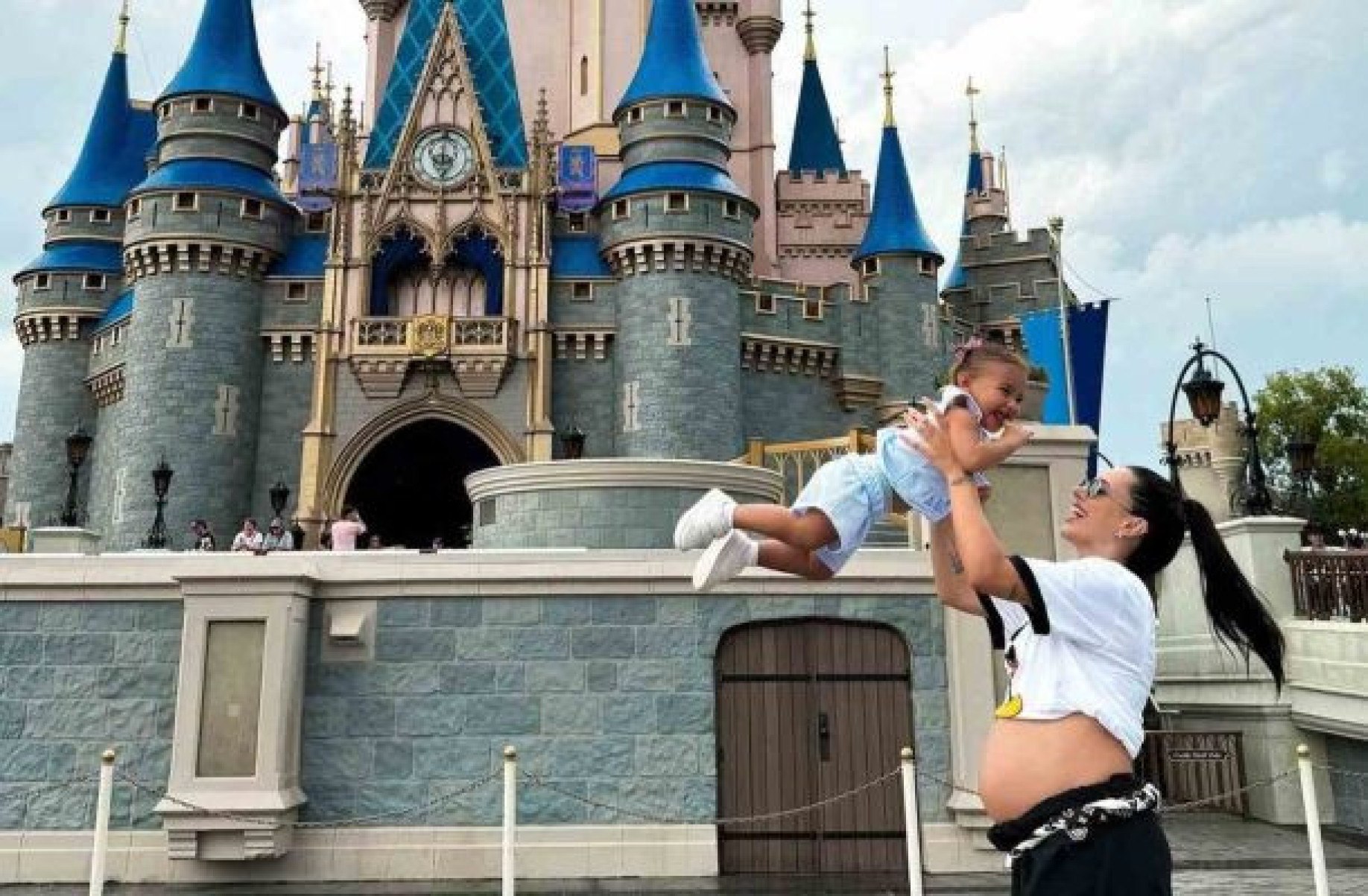 Vip, seguranças e babás: Veja os luxos de Bruna Biancardi na Disney sem Neymar Vip, seguranças e babás: Veja os luxos de Bruna Biancardi na Disney sem Neymar
