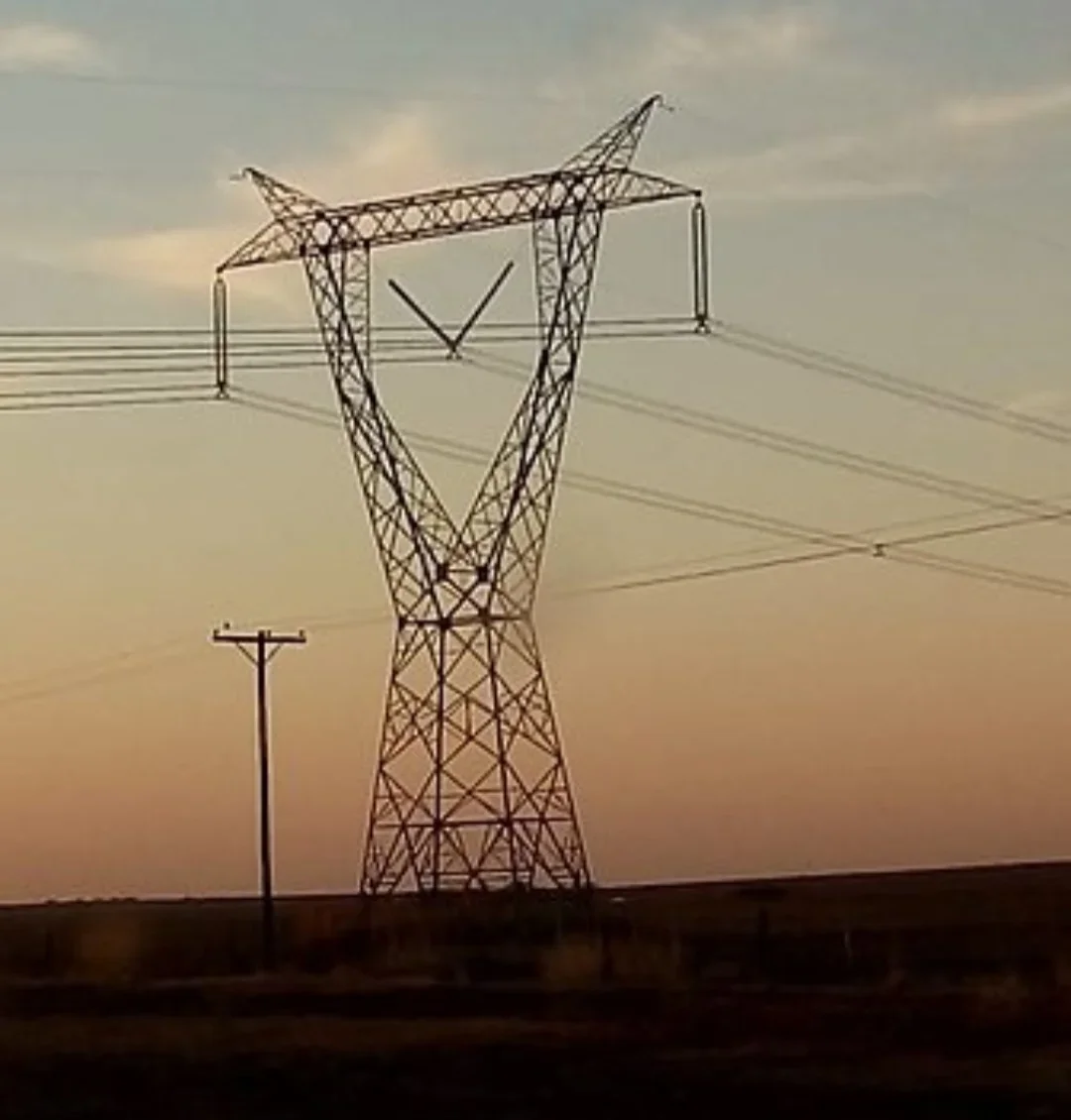O biogás é uma forma de aproveitamento da biomassa, que é uma matéria orgânica utilizada como fonte de energia renovável e sustentável.