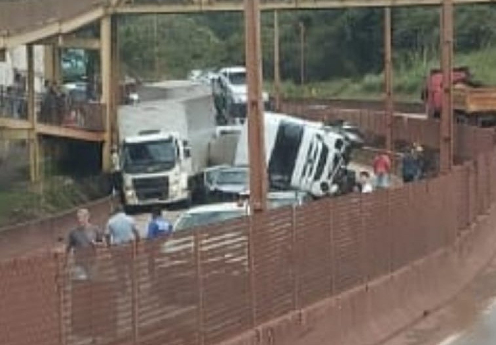 Acidente aconteceu no KM 508 da BR-381-Redes sociais
