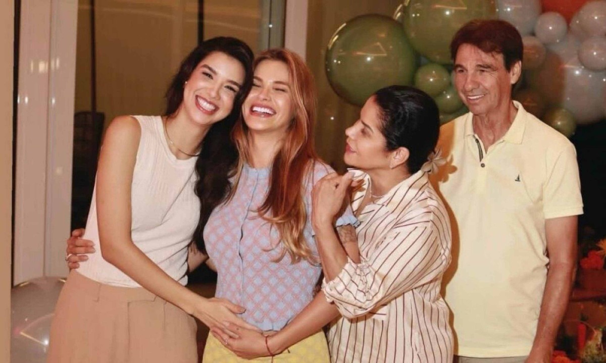 Andressa Suita posa com a mão na barriga e levanta rumores de nova gravidez -  (crédito: Tupi - Pablo Oliveira)