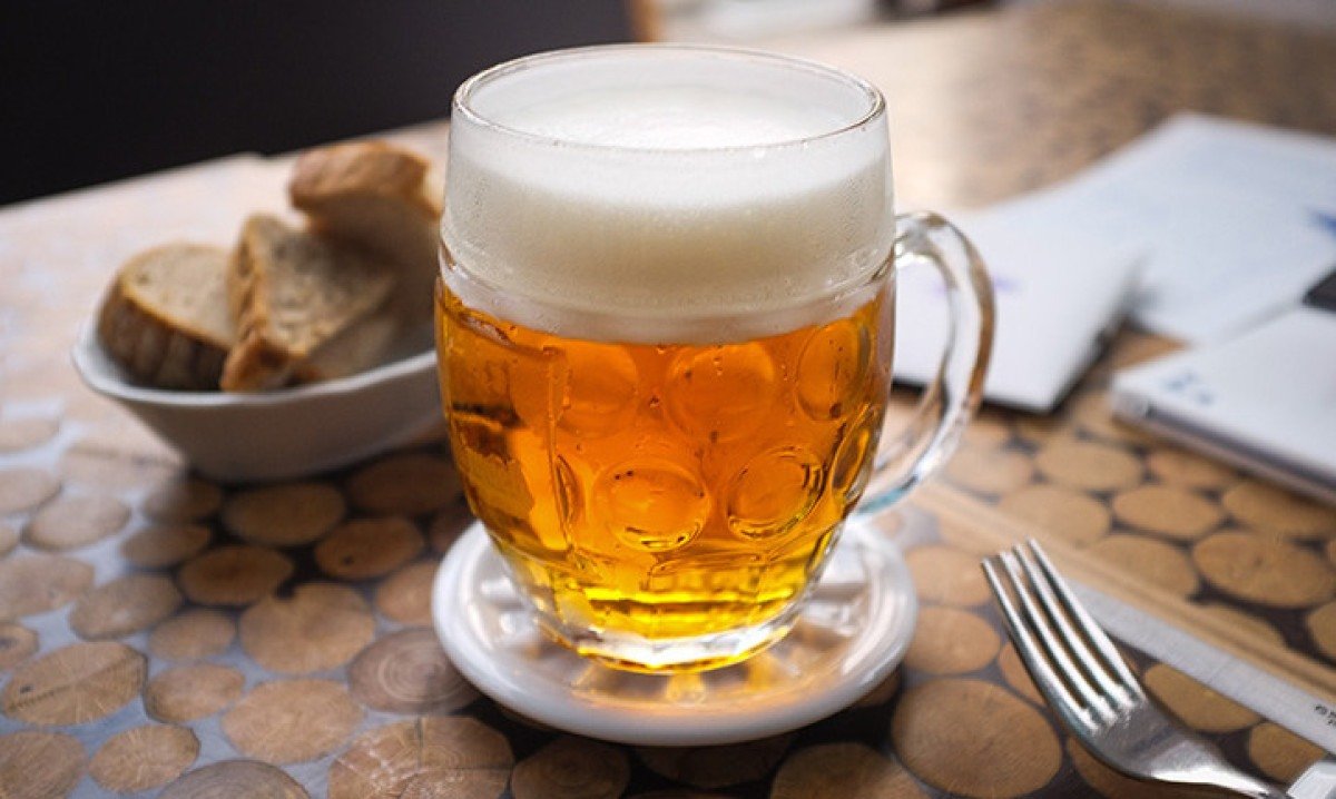 Que a cerveja é uma das bebidas mais populares do mundo, ninguém discute. Mas a preferência por um tipo ou outro da bebida depende do gosto de cada um.  -  (crédito: pxhere.com)