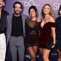 Elenco de &#8220;Vale Tudo&#8221; posa sem Cauã Reymond e reforça boatos de bastidores - Tupi - Pablo Oliveira