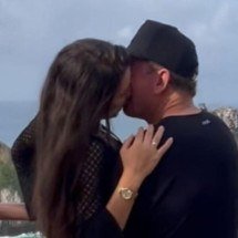 Cantor sertanejo marca casamento com Miss 50 anos mais jovem - Tupi - Pablo Oliveira