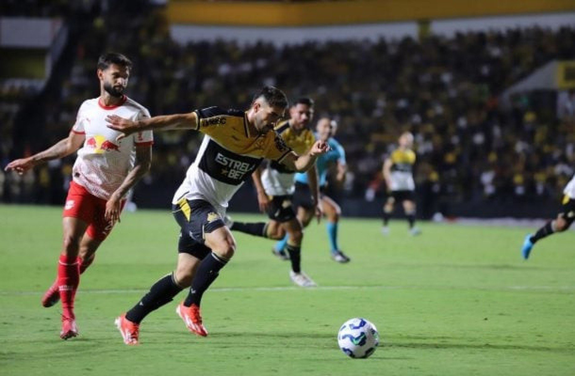 Criciúma bate Bragantino e abre vantagem mínima na Copa do Brasil