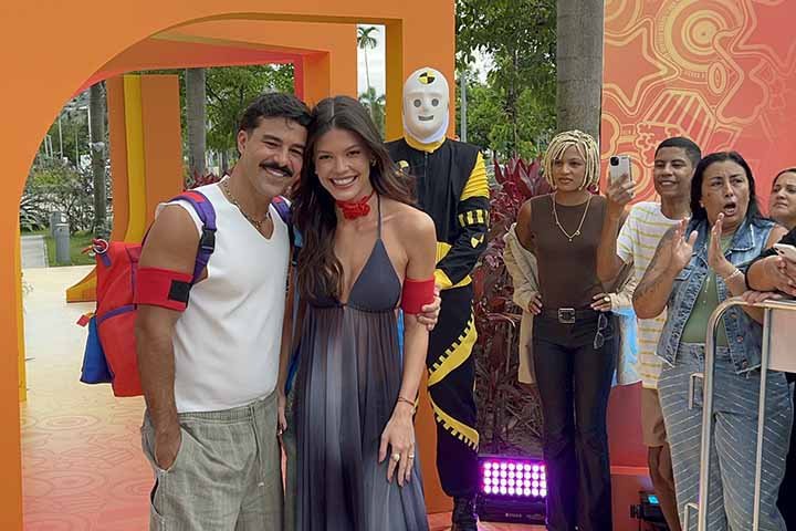 Como modelo, sister ficou conhecida por participar duas vezes como Garota VerÃ£o em 2012 e 2014. No mesmo ano, VitÃ³ria Strada se tornou vice-campeÃ£ do Miss Mundo Brasil.