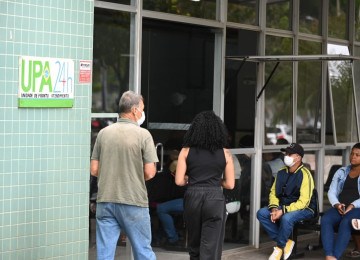 UPA Leste, em BH, registra movimento intenso desde as primeiras horas da manhã nesta quinta-feira (1º/5) -  (crédito: Leandro Couri/EM/D.A.Press)