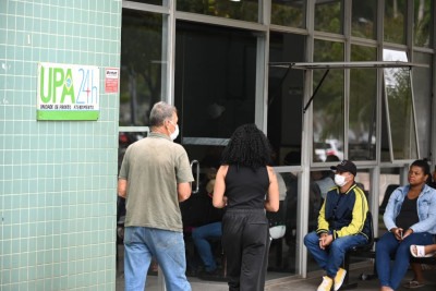 UPA Leste, em BH, registra movimento intenso desde as primeiras horas da manhã nesta quinta-feira (1º/5) -  (crédito: Leandro Couri/EM/D.A.Press)