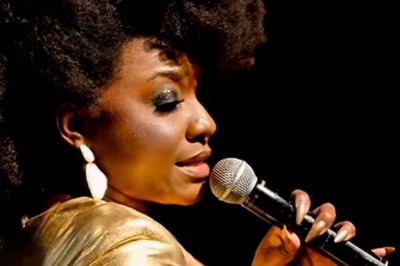 A Feira Ébano contará com shows, como o de Adriana Araújo, no domingo, e também sets de DJs, oficinas e performance de dança  -  (crédito: divulgação)