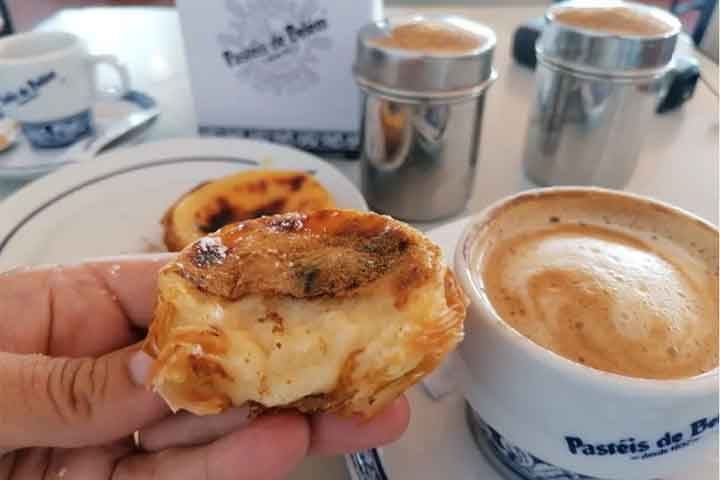 Esses doces são tipicamente feitos com leite, limão, canela, açúcar, ovos e massa folhada e chamam a atenção pelo sabor e por derreter na boca.