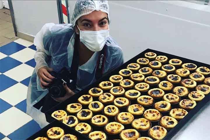 A história da casa remete ao Século XIX e tem uma ligação muito forte com o Mosteiro dos Jerónimos (outro ponto turístico obrigatório). Bem próximo de onde é localizada a confeitaria Pastéis de Belém, funcionava uma pequena refinadora de açúcar, associada a um pequeno comércio varejista.