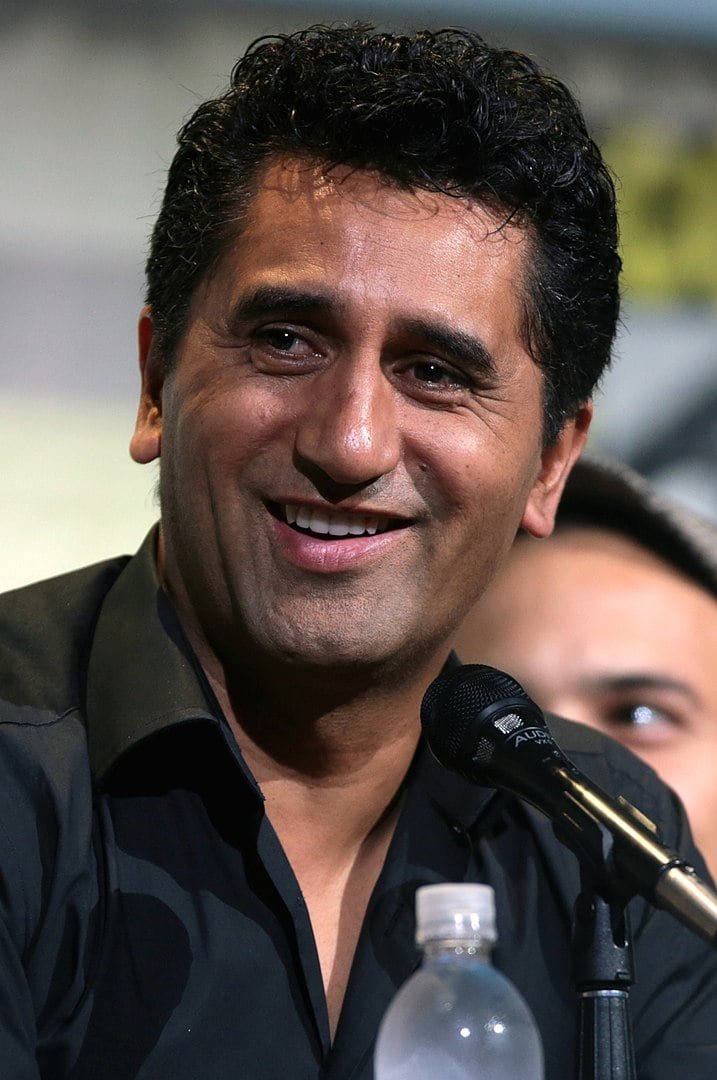 Cliff Curtis (Clifford Vivian Devon Curtis) - Nascido em 27 de julho de 1968 em Rotorua - Ator versátil, estrelou O Pianista e Medo Profundo e participou de Avatar 2. Atua frequentemente como personagens de diversas etnias no cinema.