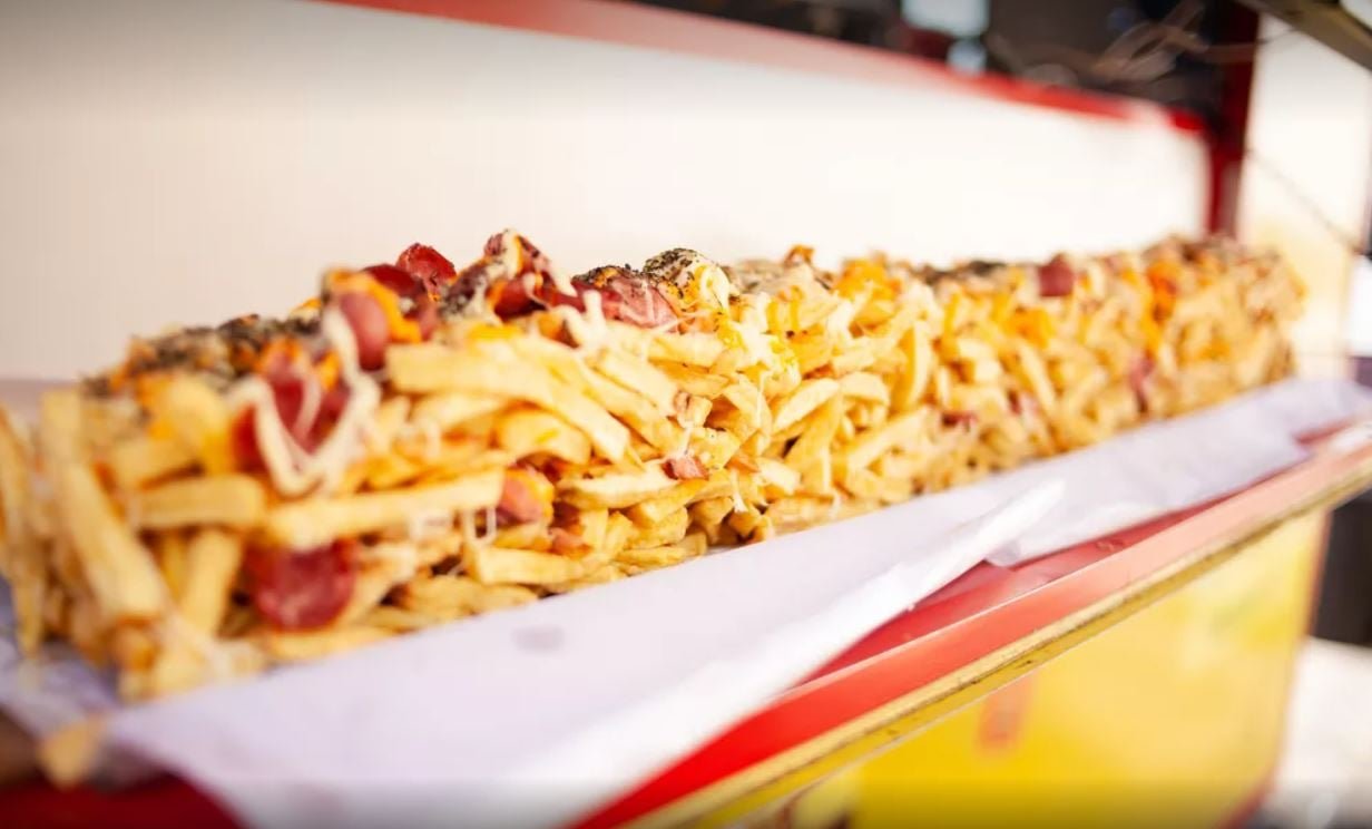 Ou seja, a Geneal mantém a tradição do cachorro-quente básico que não leva ingredientes, além da salsicha.  Muito distante da mistura feita nos também populares "podrões" que levam ovo de codorna, queijo parmesão, ervilha, milho, batata frita etc. 