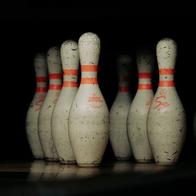 Em 1988, há a participação brasileira no boliche como esporte de demonstração, nas Olimpíadas de Seul, na Coréia do Sul. Fase que antecede a definição de uma atividade no programa olímpico. Ele se tornou um esporte Pan-Americano em 1986.
