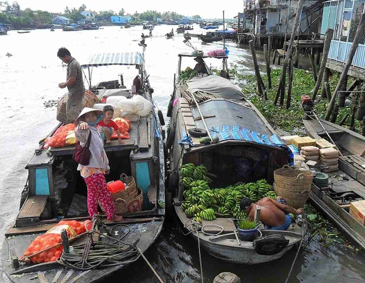 A hospitalidade dos moradores locais tambÃ©m Ã© um dos grandes atrativos da regiÃ£o. Conhecidos por sua gentileza e simplicidade, os habitantes do delta do Mekong tÃªm uma visÃ£o positiva da vida e estÃ£o dispostos a compartilhar sua cultura e modos de vida com os visitantes.