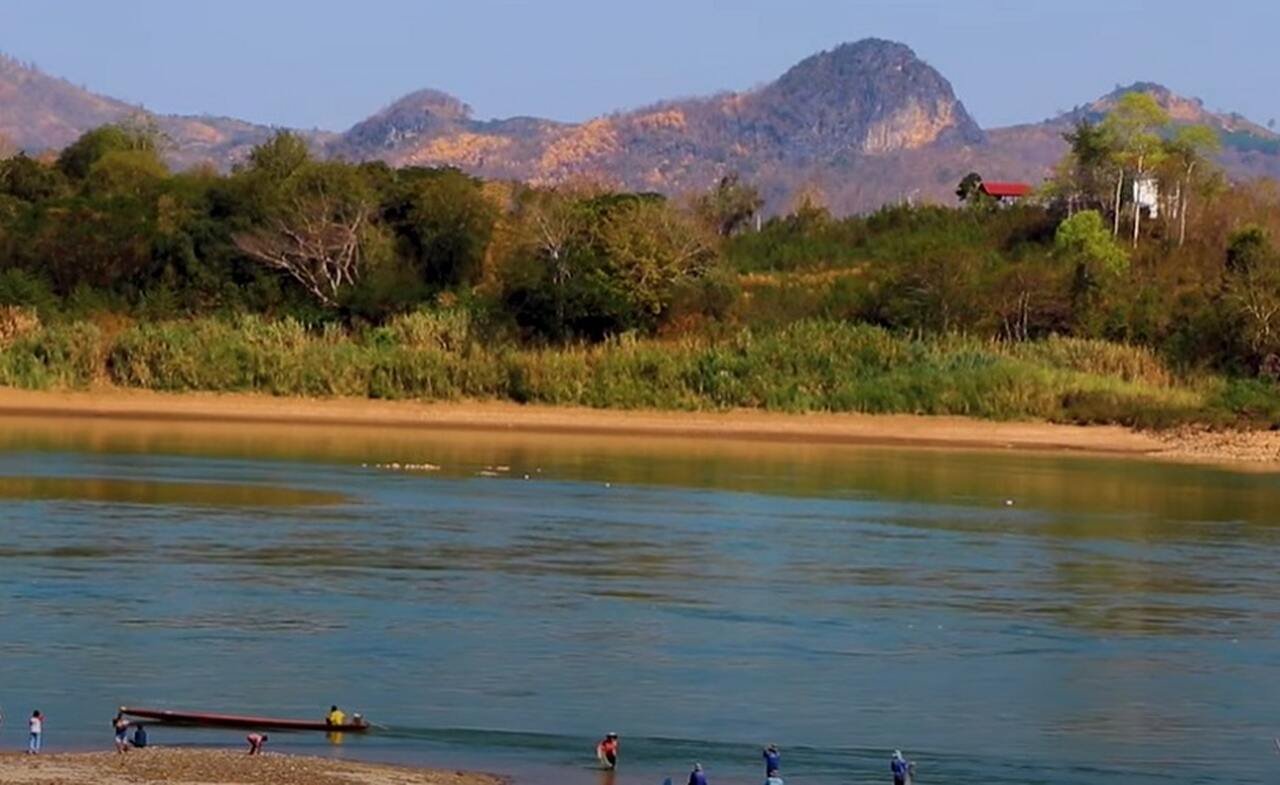 O Delta do Mekong, conhecido pelos vietnamitas como o "Rio dos Nove Dragões", é uma região que já foi palco de muitas batalhas e eventos significativos.