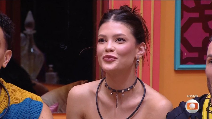 Por outro lado, mesmo tendo sido aliadas em algum momento do jogo, a atriz optou por não seguir a musa fitness, assim como decidiu manter distância das irmãs Camilla e Thamiris.