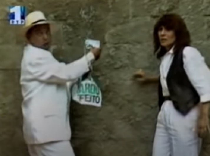 Lima Duarte, Renata Sorrah,  Adriana Esteves e Fábio Júnior fizeram parte de "Pedra sobre Pedra", obra que tinha como enredo um amor entre pessoas de famílias rivais e que se passa na fictícia cidade de Resplendor, na Chapada Diamantina, sertão da Bahia. 