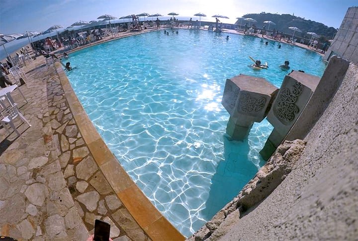 Por isso, o FLIPAR relaciona aqui as principais dicas e os  cuidados para se ter em ambientes com piscinas  principalmente quando se tem crianÃ§a na residÃªncia ou no momento de lazer em clubes e pousadas.