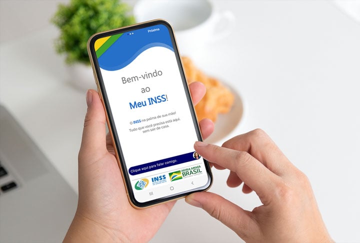 1. e a plataforma "Meu INSS" (app ou site) e faça  com F e senha do Gov.br. 