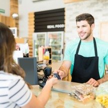 Franquias de food service registram crescimento de 16% - DINO