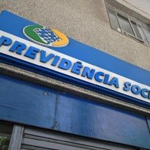 Estudo que previu aposentadoria aos 78 anos para o Brasil circula como se fosse proposta do governo
