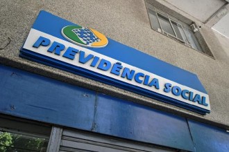 Estudo que previu aposentadoria aos 78 anos para o Brasil circula como se fosse proposta do governo