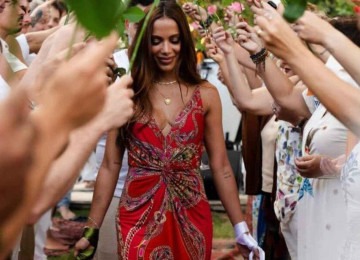 Anitta inicia comemorações de aniversário com ritual espiritual e presença especial; saiba quem -  (crédito: Tupi - Pablo Oliveira)