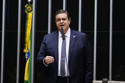 Wolney Queiroz (PDT - PE) em sessão da Câmara dos Deputados  -  (crédito: Pablo Valadares - 21.dez.22/Câmara dos Deputados)