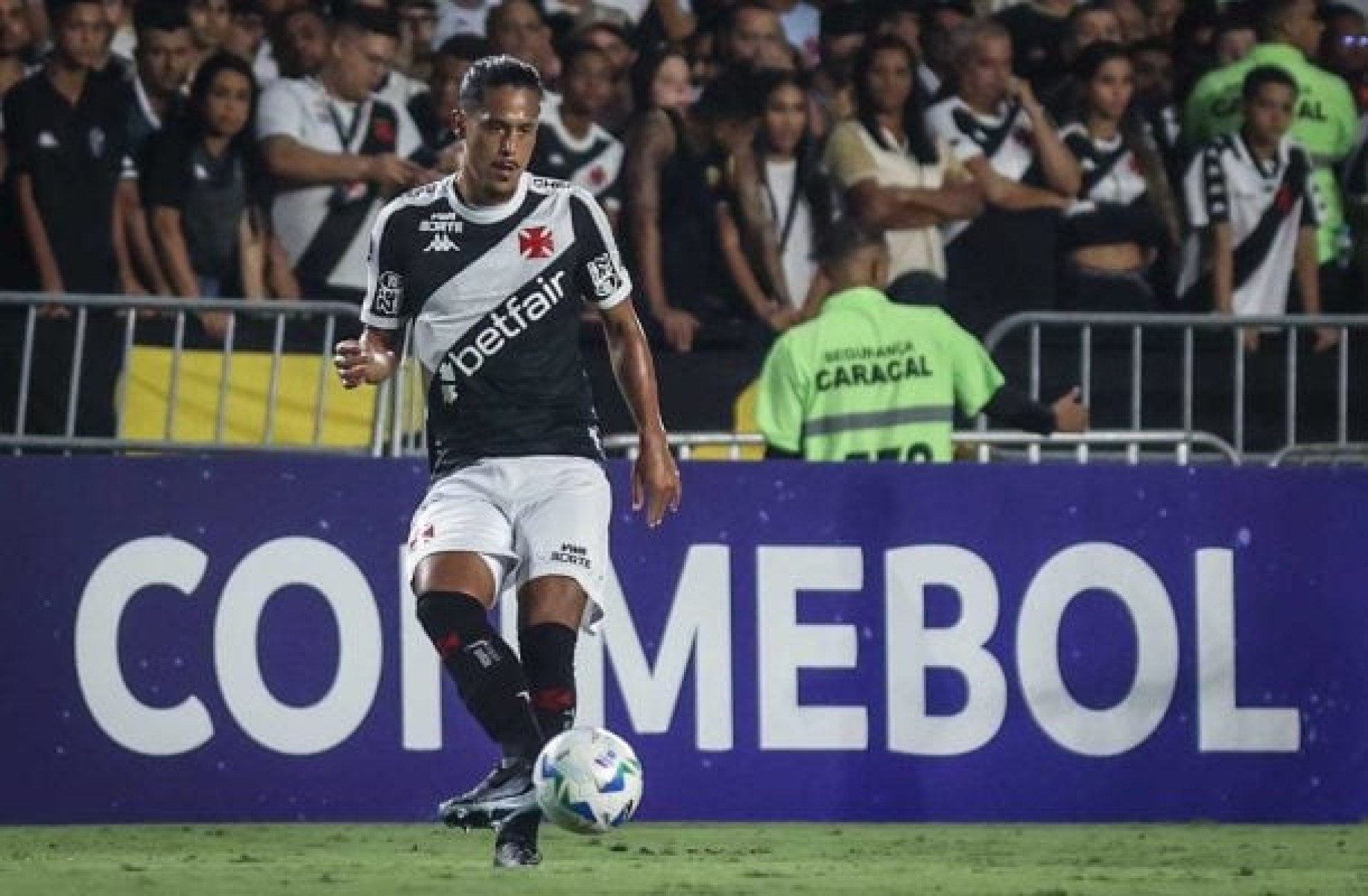 Vasco só venceu um jogo desde lesão de Mauricio Lemos Vasco só venceu um jogo desde lesão de Mauricio Lemos