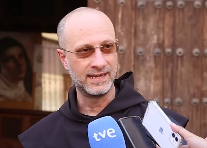 "Sabemos, por estudos semelhantes, que poderemos conhecer dados de grande interesse sobre Teresa e também recomendações para a conservação das relíquias", afirmou o padre.