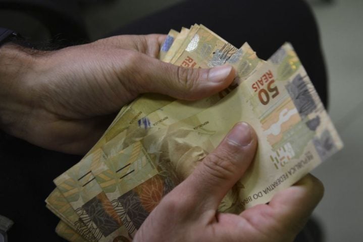 AlÃ©m disso, a entidade informou que aposentados e pensionistas que tiveram descontos nÃ£o autorizados de mensalidades associativas em abril de 2025 serÃ£o reembolsados no pagamento de maio, diretamente em suas contas.