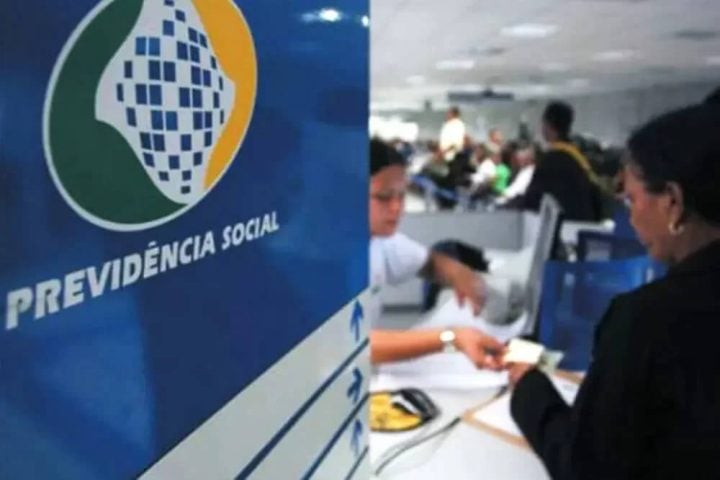 Na quinta-feira (24/04), o governo federal anunciou a suspensão imediata de todos os descontos mensais realizados por associações e sindicatos nos benefícios do INSS. 