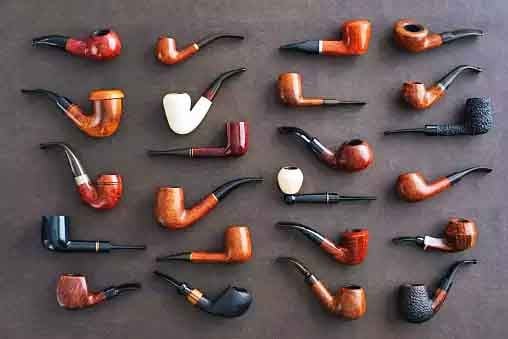 Cachimbos modernos combinam tradição e tecnologia, incluindo filtros e acabamentos que melhoram a experiência do fumante. O design evoluiu para atender diferentes gostos, desde estilos clássicos até peças contemporâneas mais arrojadas