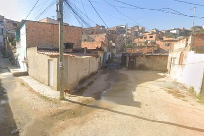 Rua do Bairro Sônia, em Justinópolis, onde o homem foi linchadopor suposto envolvimento com estupro -  (crédito: Reprodução/Google StreetView)