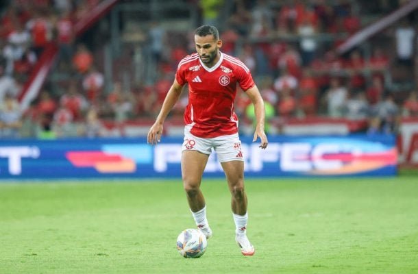 THIAGO MAIA -   Foi novidade de Roger Machado na escalação. Esteve bem no combate fora da área e ainda por cima anotou o gol da virada parcial do time gaúcho. NOTA 6,0 - Foto: Ricardo Duarte / Internacional