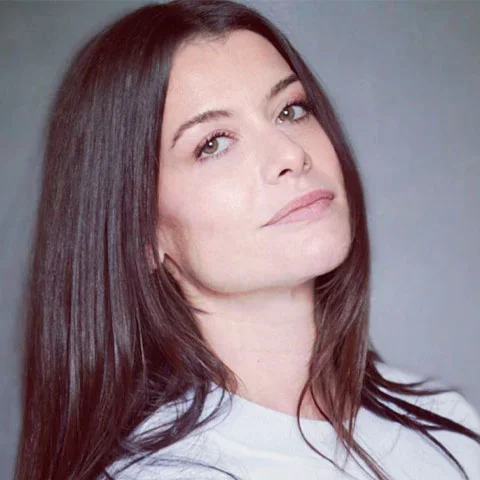 Alinne Moraes - A atriz paulista diz que acredita nela mesma ("Sou escrava da minha própria criação") e que não gosta da cobrança que muitos religiosos fazem sobre os ateus. 